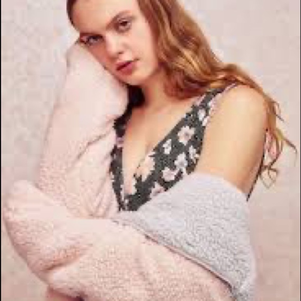 NWOT Best seller UO Carmella Cost Reversible Sherpa Teddy Coat Light Pink Grey